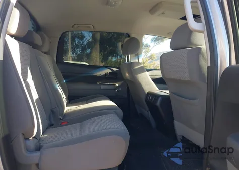 2013 Toyota Tundra Grade 5.7L V8 z USA, uszkodzony, nr VIN 5TFDY5F18DX320719